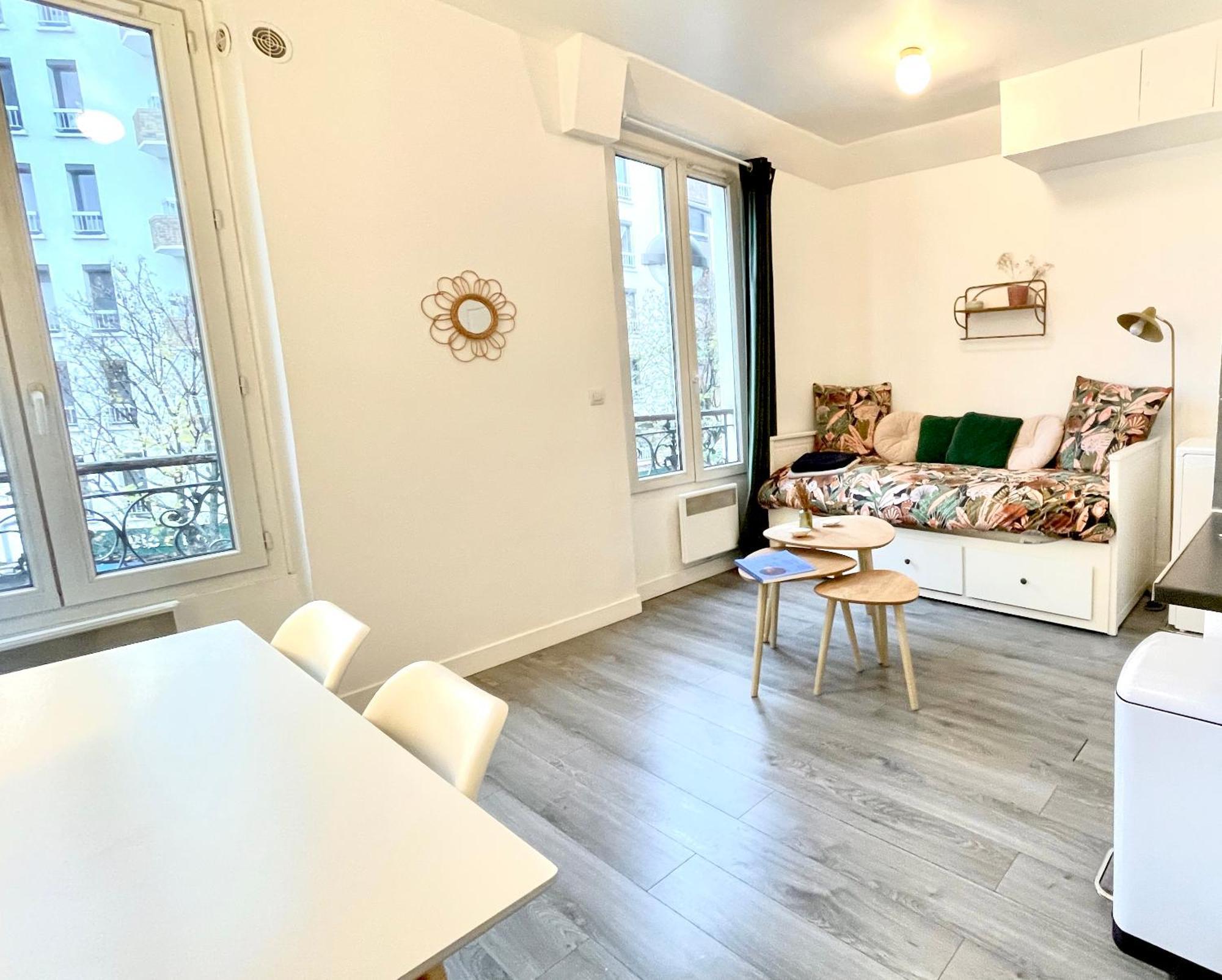 Charming Bright Sunny Studio Near Canal St Martin Париж Экстерьер фото